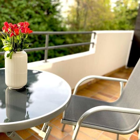 Top-Apartment Mit Parkplatz Und Balkon Reutlingen Exteriör bild