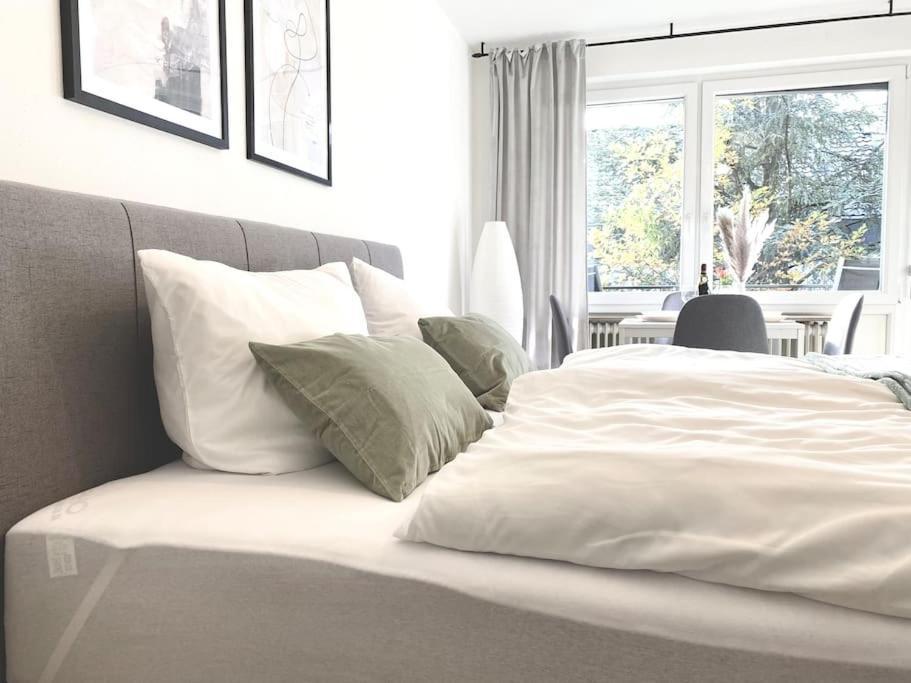 Top-Apartment Mit Parkplatz Und Balkon Reutlingen Exteriör bild